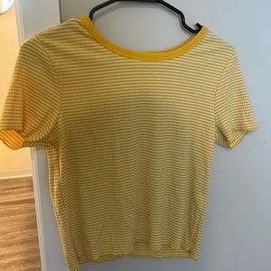 Cute yellow top